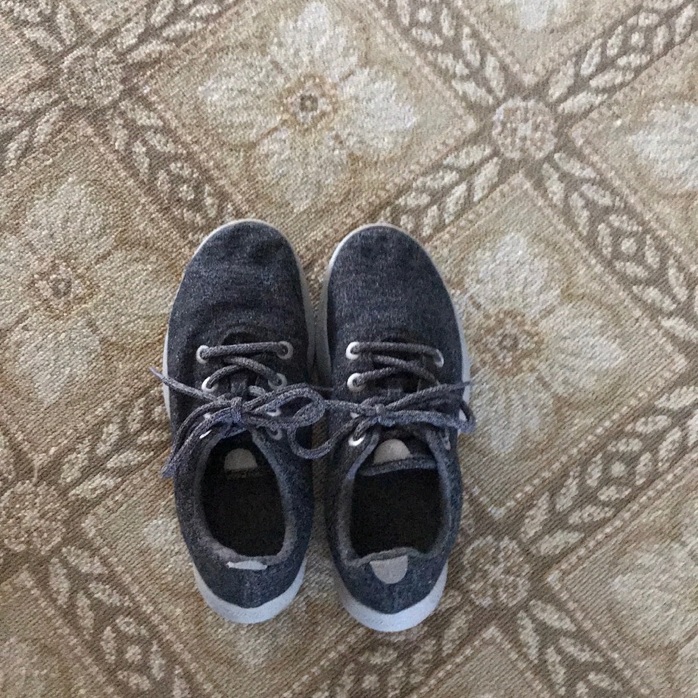 Allbirds Women’s Wool Runners. Gray.